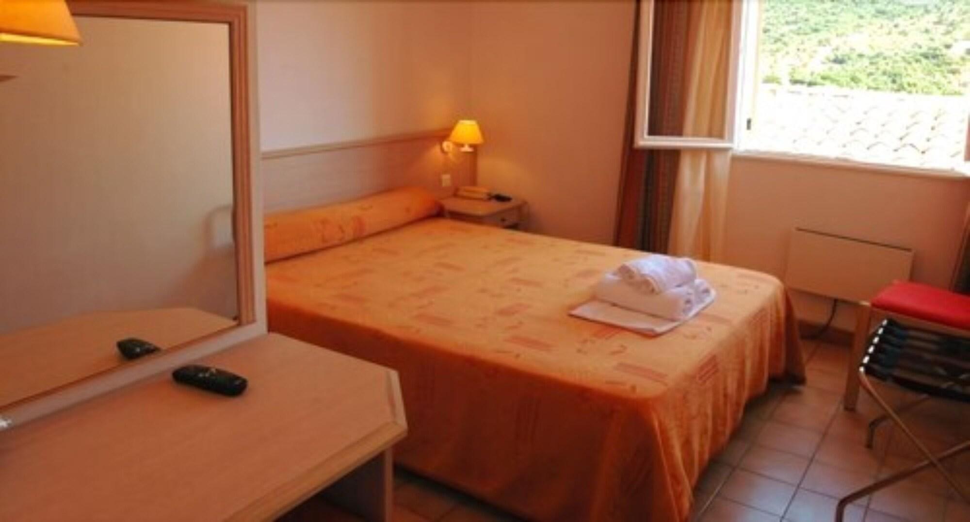 Hotel Residence San Pieru Tarcu Esterno foto