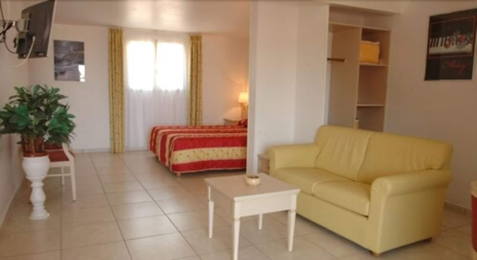 Hotel Residence San Pieru Tarcu Esterno foto